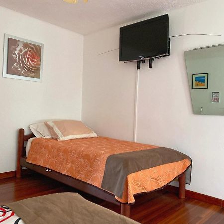 Bed&Breakfast La Uvilla Quito Esterno foto