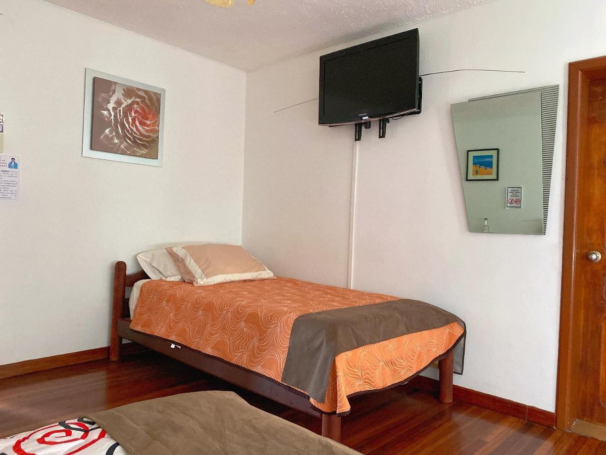 Bed&Breakfast La Uvilla Quito Esterno foto