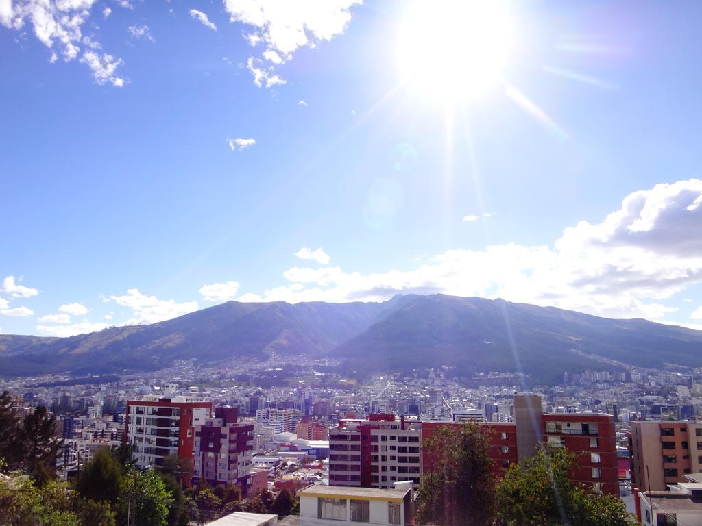 Bed&Breakfast La Uvilla Quito Esterno foto